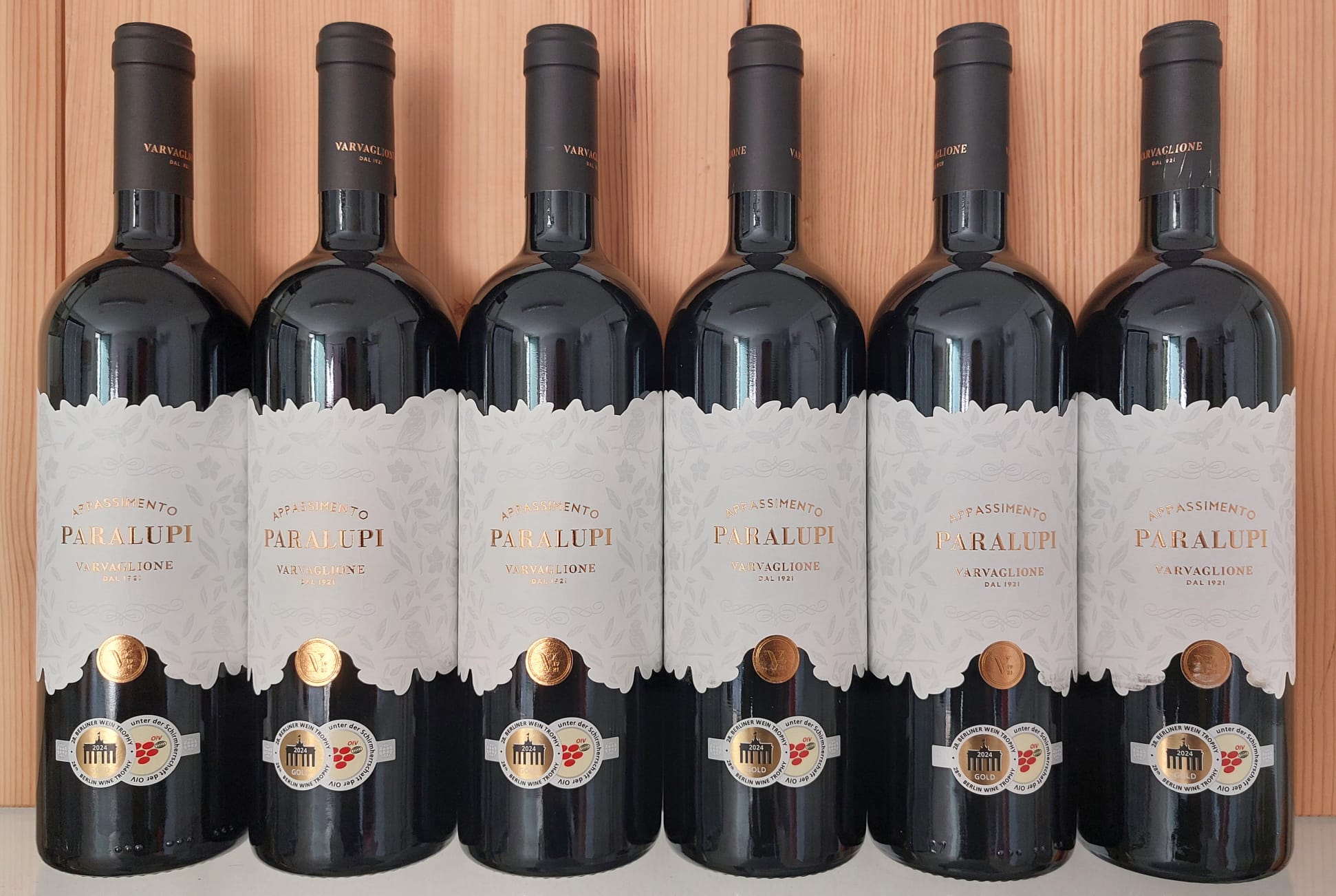 Varvaglione <br> Rosso di Puglia IGP <br> Paralupi <br> 6 Bottles